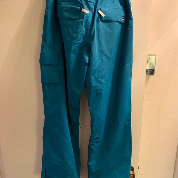 Women’s Snowboard pants - Picture 2 of 5